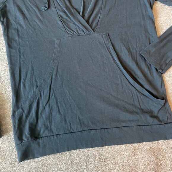 GAP Pullover Shirt with Hood - Picture 5 of 12